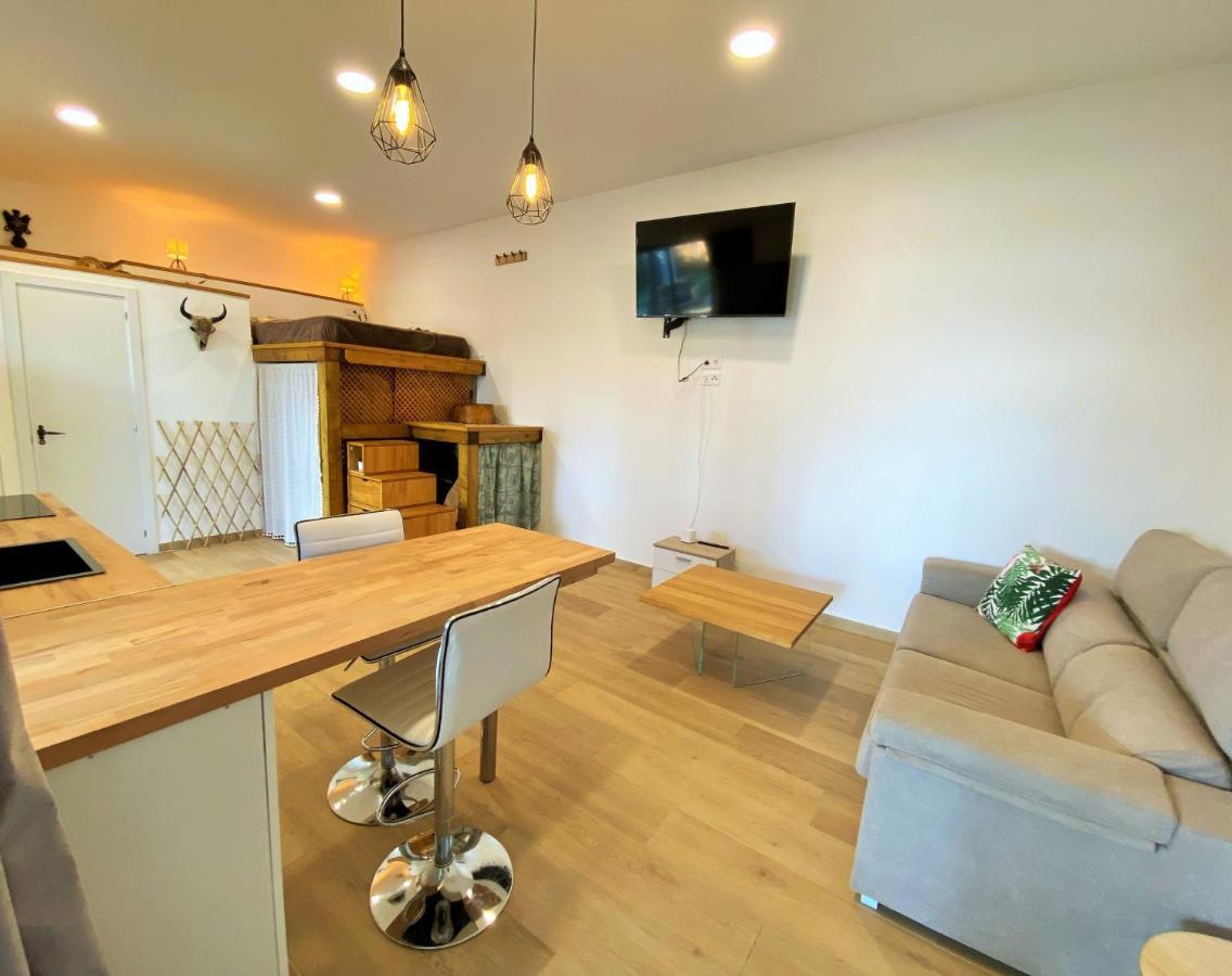 Villa Sitges El Ranch Amaizing Outdoor Areas Beaches At 5 Minutes Walk Sitges At 15 Min Drive Ac Pool Jacuzzi & Garden Xxl Calafell Exterior foto